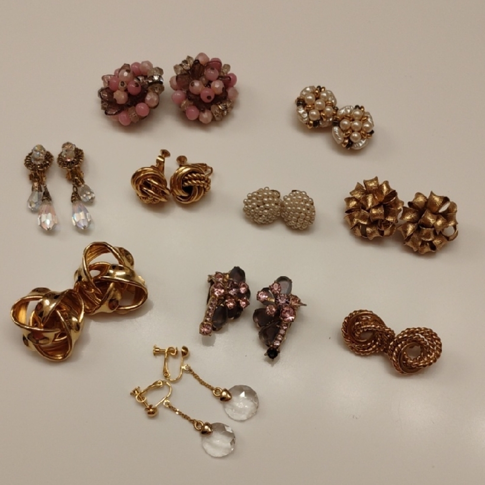 10 Pair Of Costume & Vintage Clip On Earrings